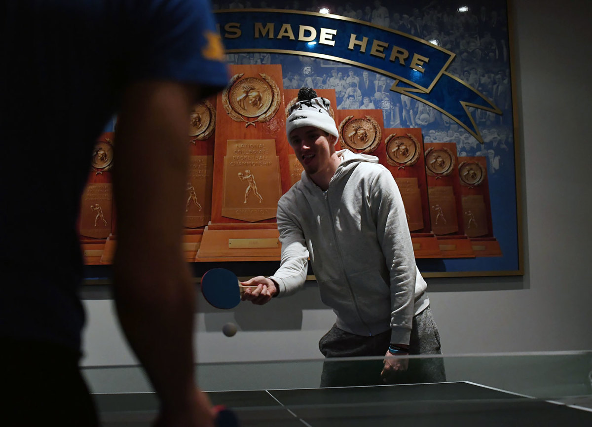 2017-UCLA-Mens-basketball-behind-the-scenes-SI684_TK1_00504.jpg